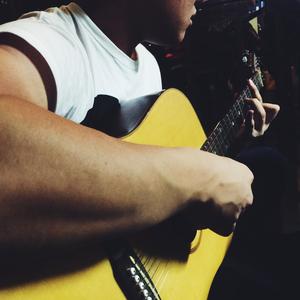 纲手巨胸被❌❌爆乳
